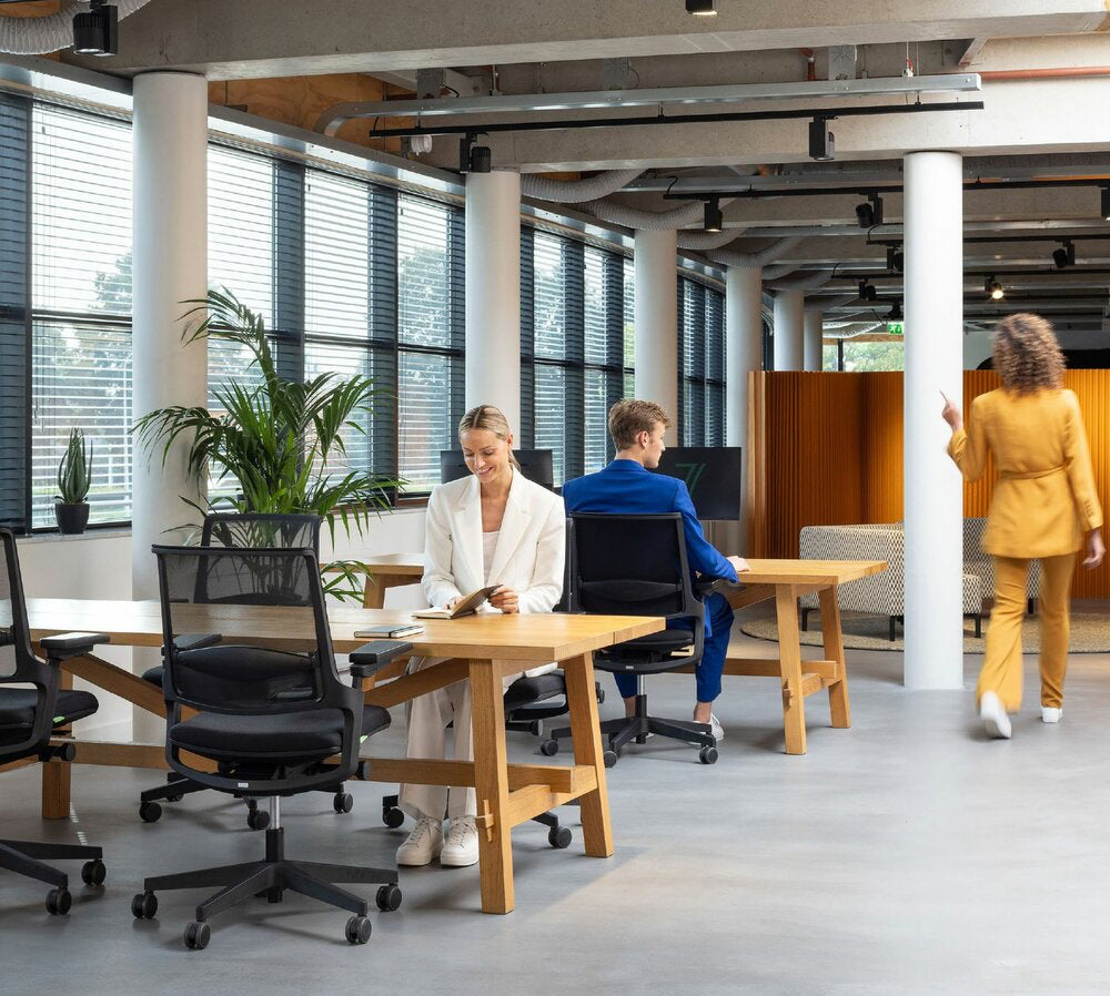Hoe kies je de perfecte kantoormeubelen voor een flexibele werkplek?