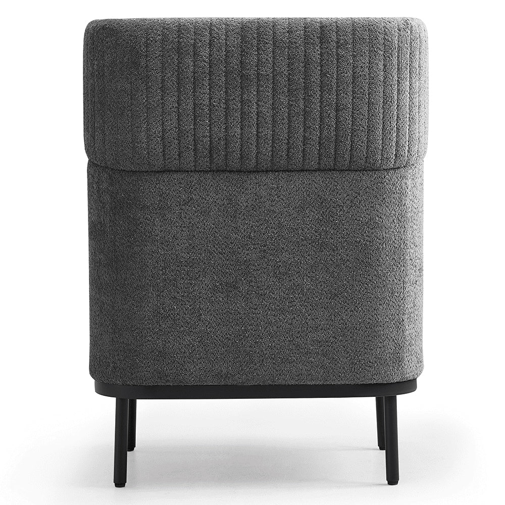 De achterzijde van de Nova Echo akoestische fauteuil in het grijs, uitgevoerd met zwart gelakt metalen frame