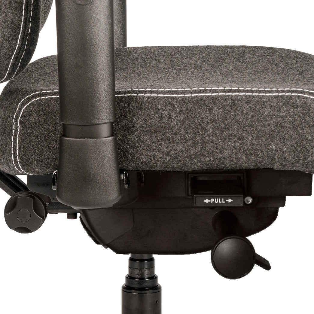 Bureaustoel Therapod X met synchroonmechaniek en schuifzitting, ergonomisch verstelbaar voor optimaal zitcomfort.