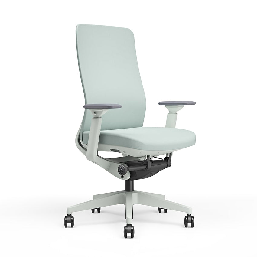 Grijze bureaustoel Titan voorzien van multifunctionele wielen gezien van schuinvoor