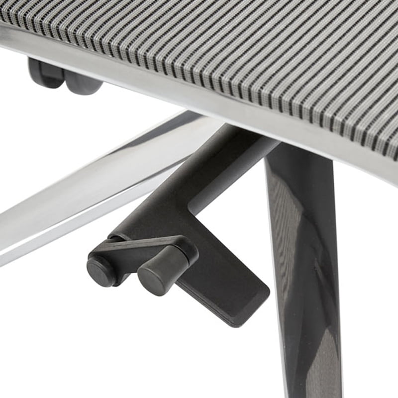 Designstoel mesh in de kleur zwart.