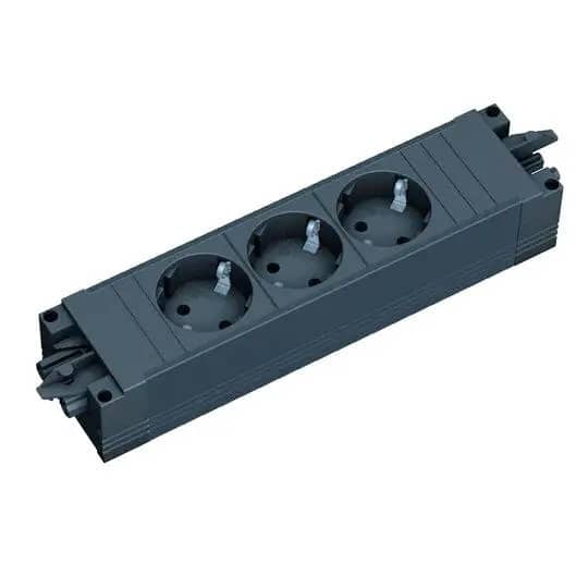 Step stekkerblok en koppelsnoeren in de kleur zwart.