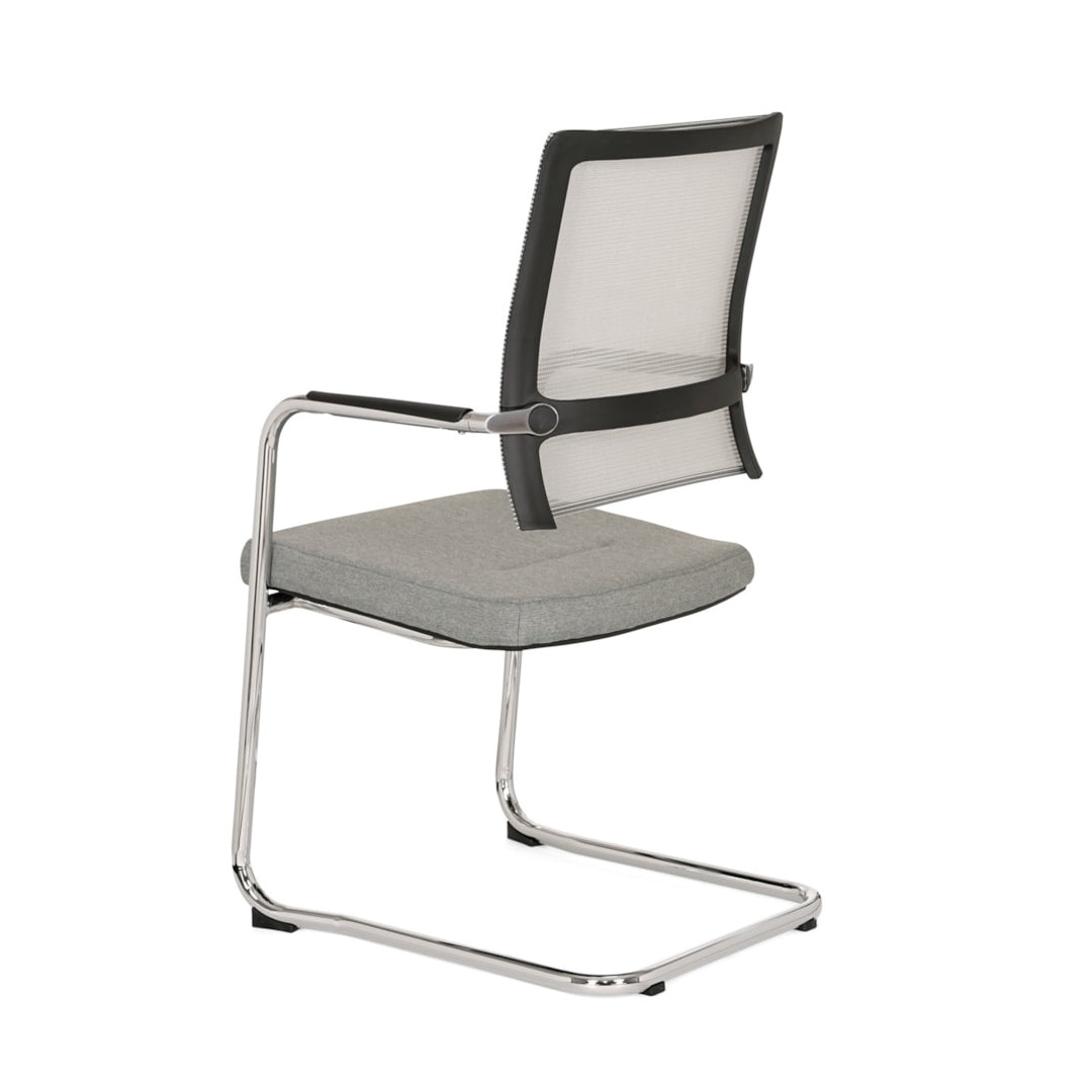 Vergaderstoel Frits vanachter gezien met chrome frame en grijze stoffering