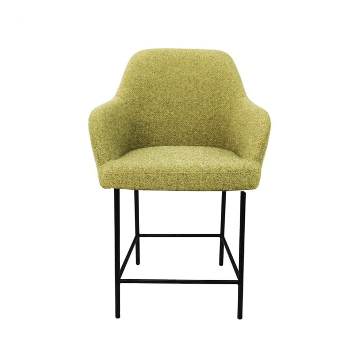 Barstoel lola in de kleur zwart.