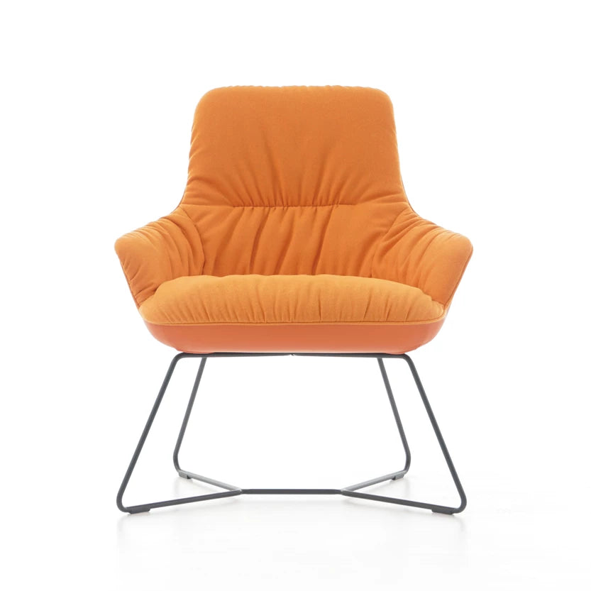 Hendrix soft loungefauteuil in de kleur zwart.