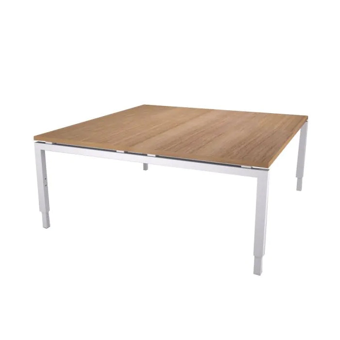 Now tafel (vierkant) met aluminium onderstel met vierkant blad.