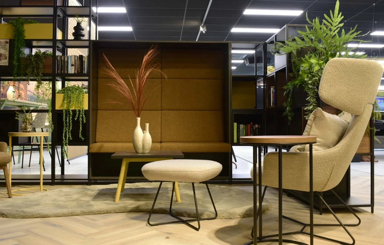 <p>Great offices <em>happy</em> people</p>
